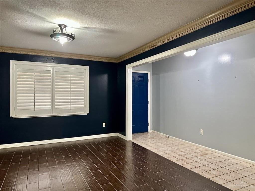 1518 Redbud Ave - Photo 6 of 41