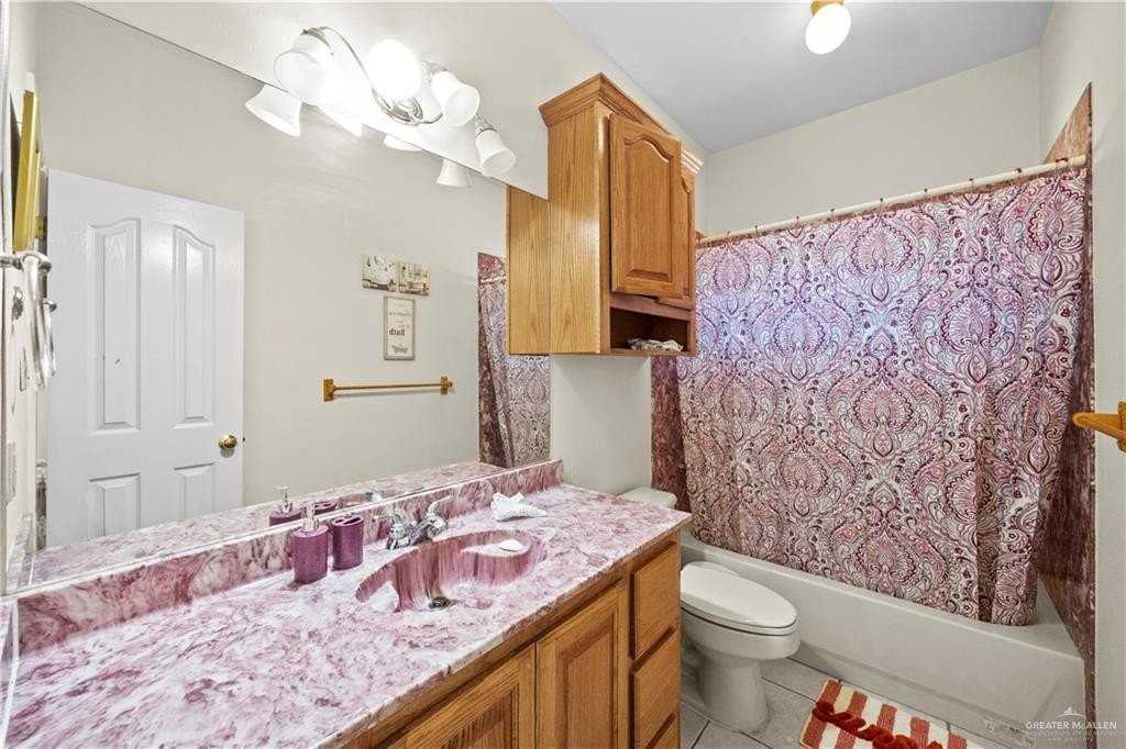 2219 W Champion St - Photo 7 of 23