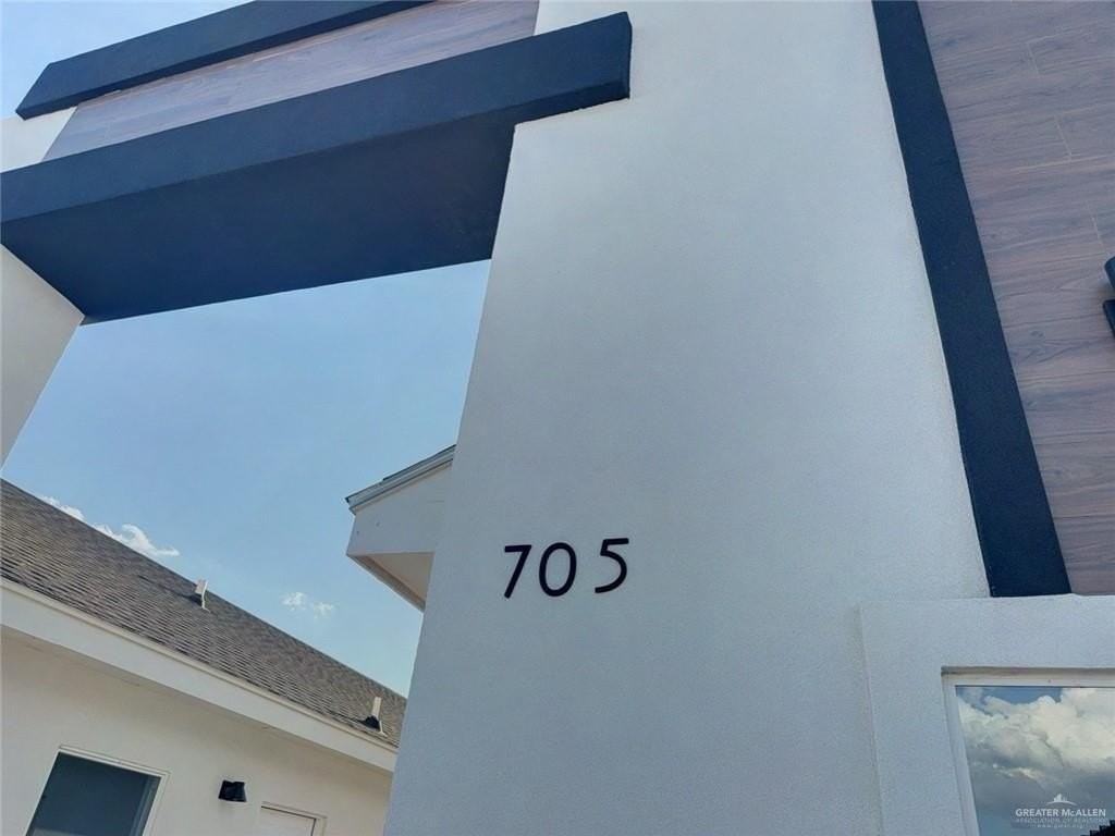 705 N Emerald Ave Apt 3 #3 - Photo 7 of 34