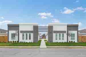 featured image of 4705 Mulberry Ave #3
