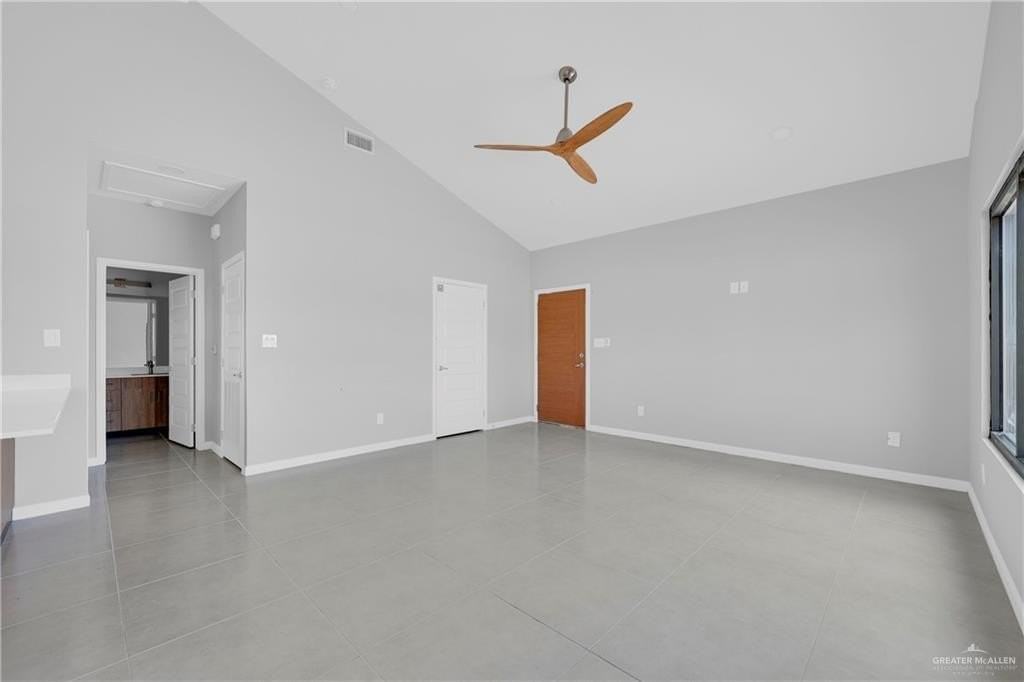 700 Oriole Rd #2 - Photo 3 of 12