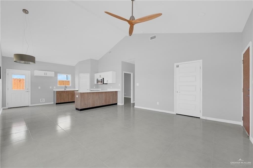 700 Oriole Rd #2 - Photo 5 of 12