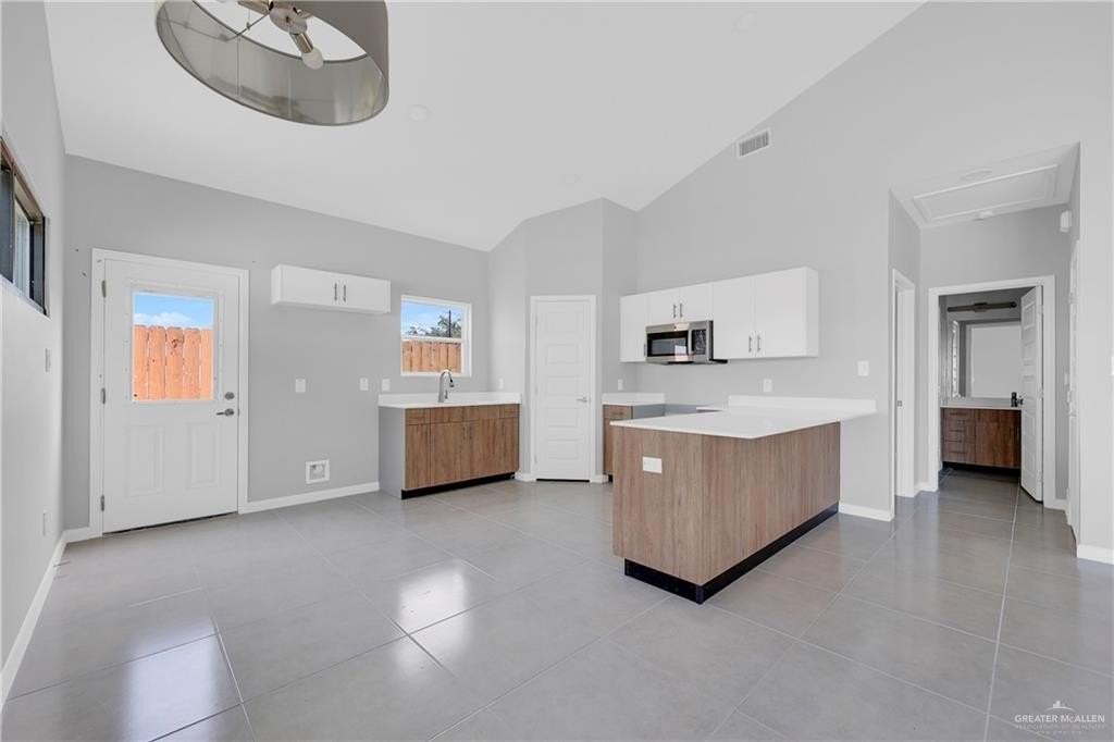 700 Oriole Rd #2 - Photo 6 of 12