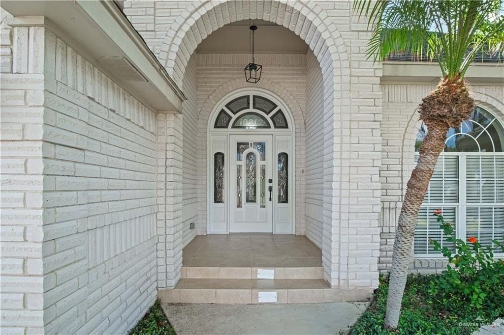 10212 N 12th St - Photo 3 of 22