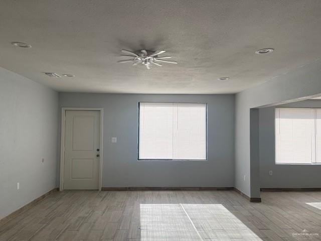 12508 N 57th St - Photo 2 of 16