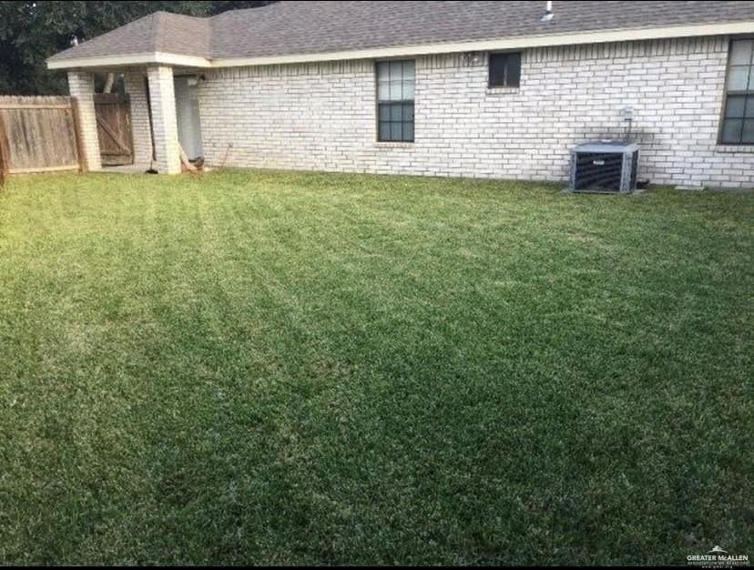 1900 Summer Breeze St - Photo 3 of 9