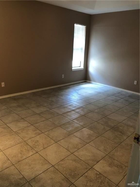 1900 Summer Breeze St - Photo 6 of 9