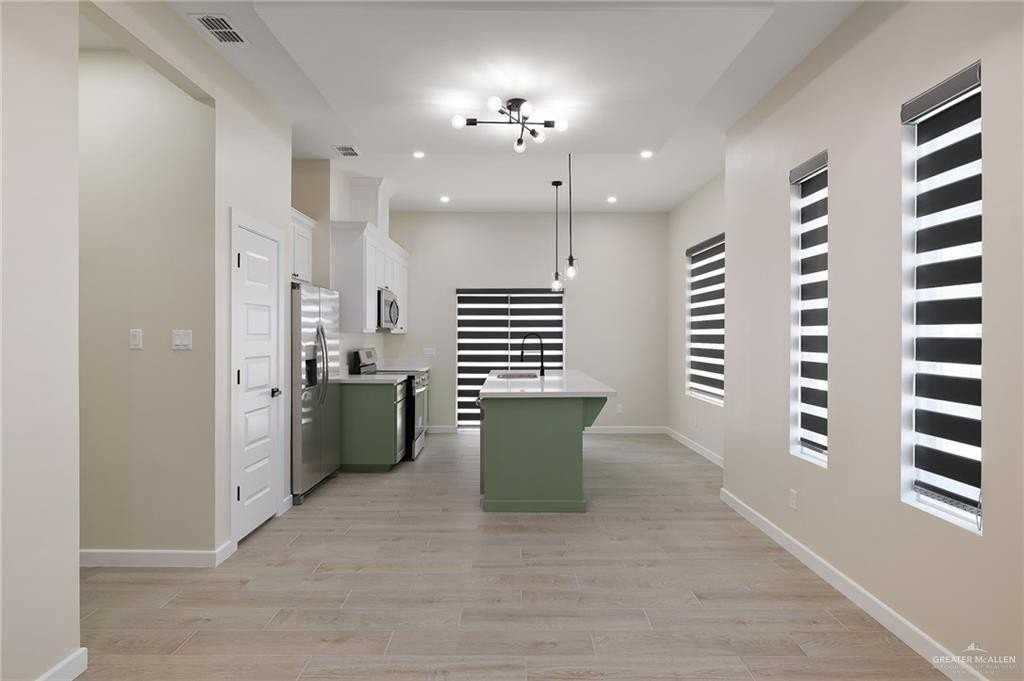 Notre Dame Ave #2 - Photo 6 of 17