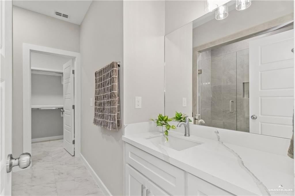 2713 E Israel Ave Apt 1 #1 - Photo 7 of 9