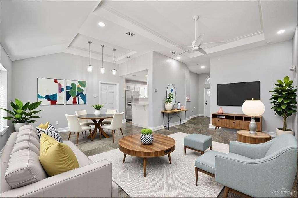 2200 E 19th St - Photo 5 of 12