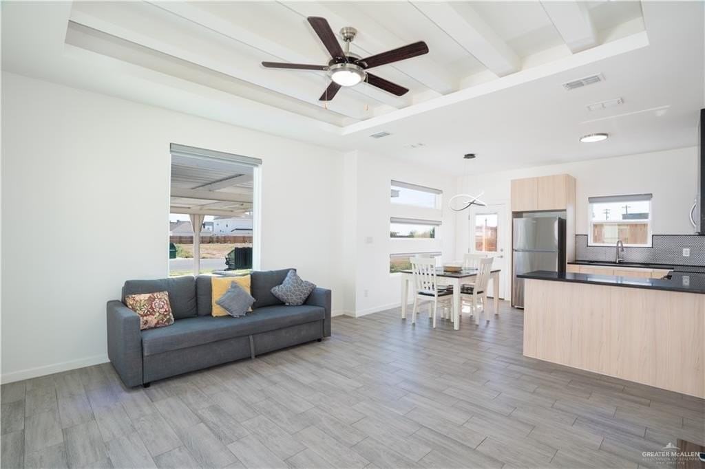 12509 N 40th St Apt 3 #3 - Photo 2 of 26