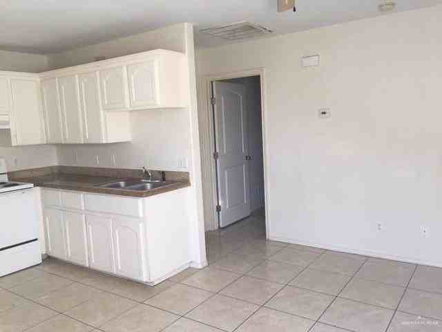 401 N Rockport St - Photo 6 of 11