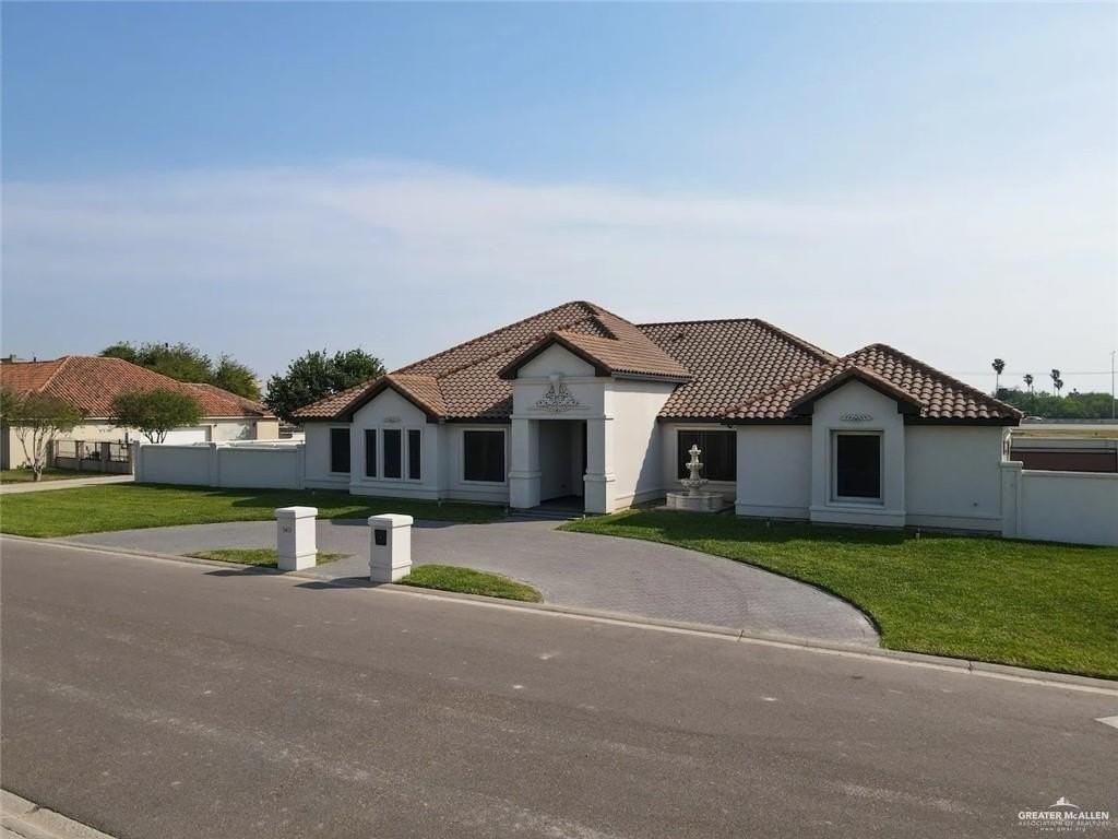 1413 Encantado Cir - Photo 2 of 25