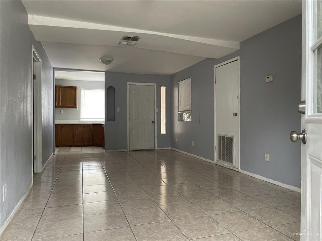 412 E 18th St Unit A #A - Photo 3 of 13