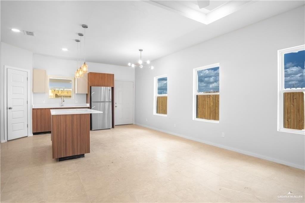 708 N Alexandrite Ave #4 - Photo 3 of 5