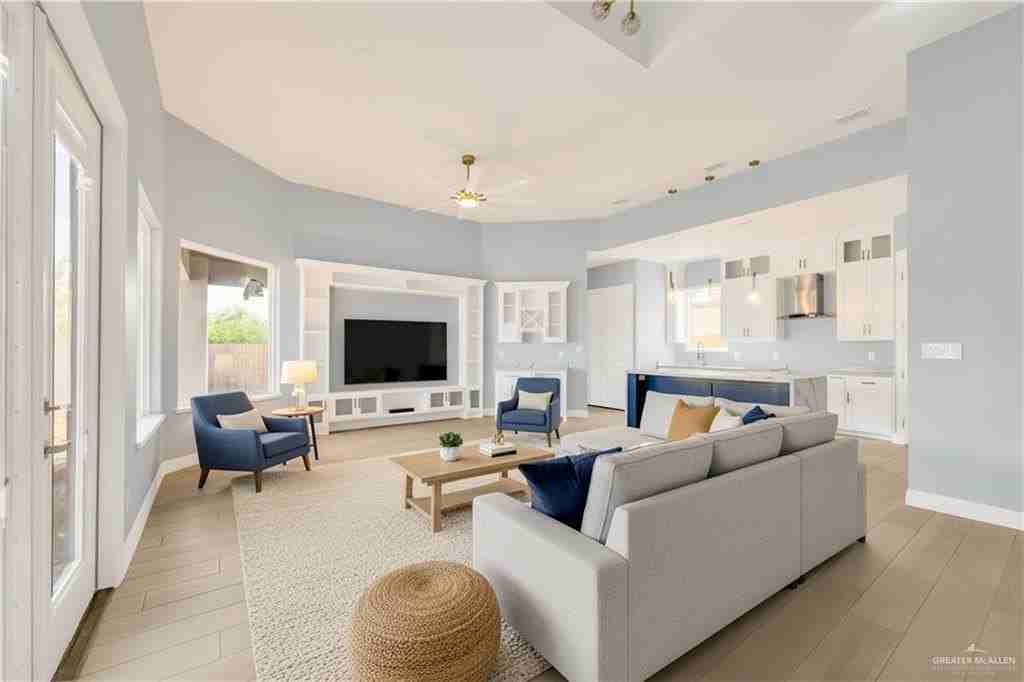 608 Makayla Dr - Photo 3 of 16