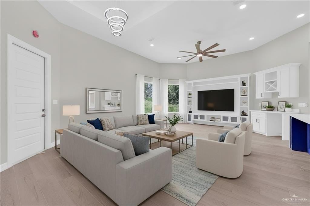 612 Makayla Dr - Photo 2 of 14