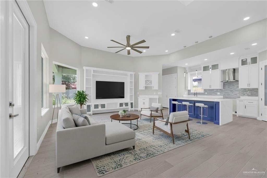 612 Makayla Dr - Photo 3 of 14