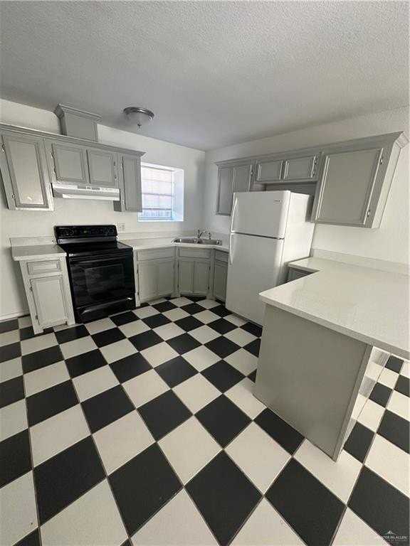 3703 W Zelma St Apt 2 #2 - Photo 5 of 6