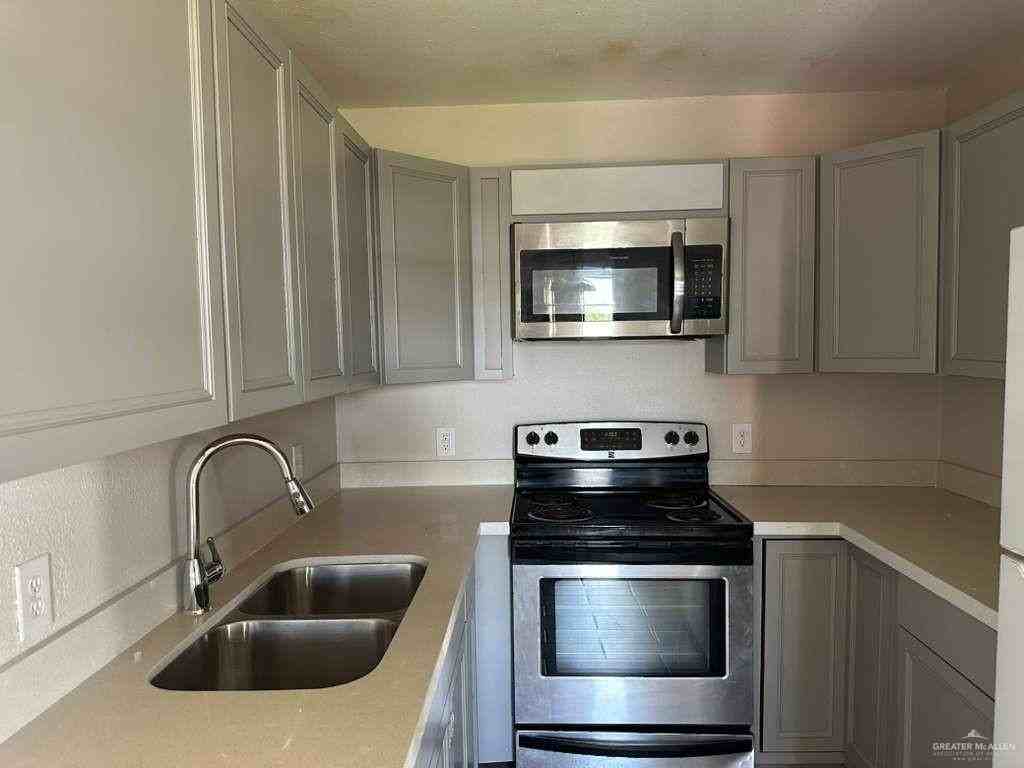 402 Gastel Cir Apt 12 #12 - Photo 5 of 10