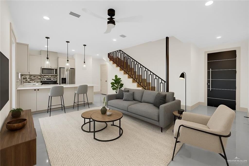 216 Canary Ave - Photo 3 of 15