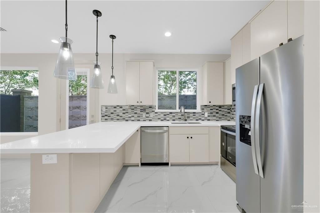 216 Canary Ave - Photo 6 of 15