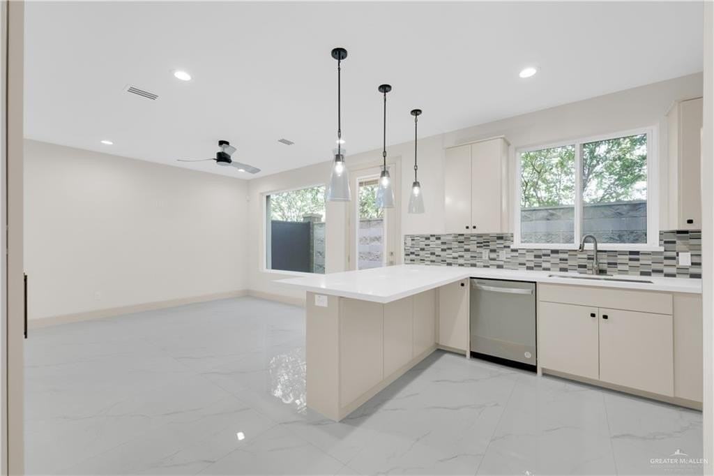 216 Canary Ave - Photo 7 of 15