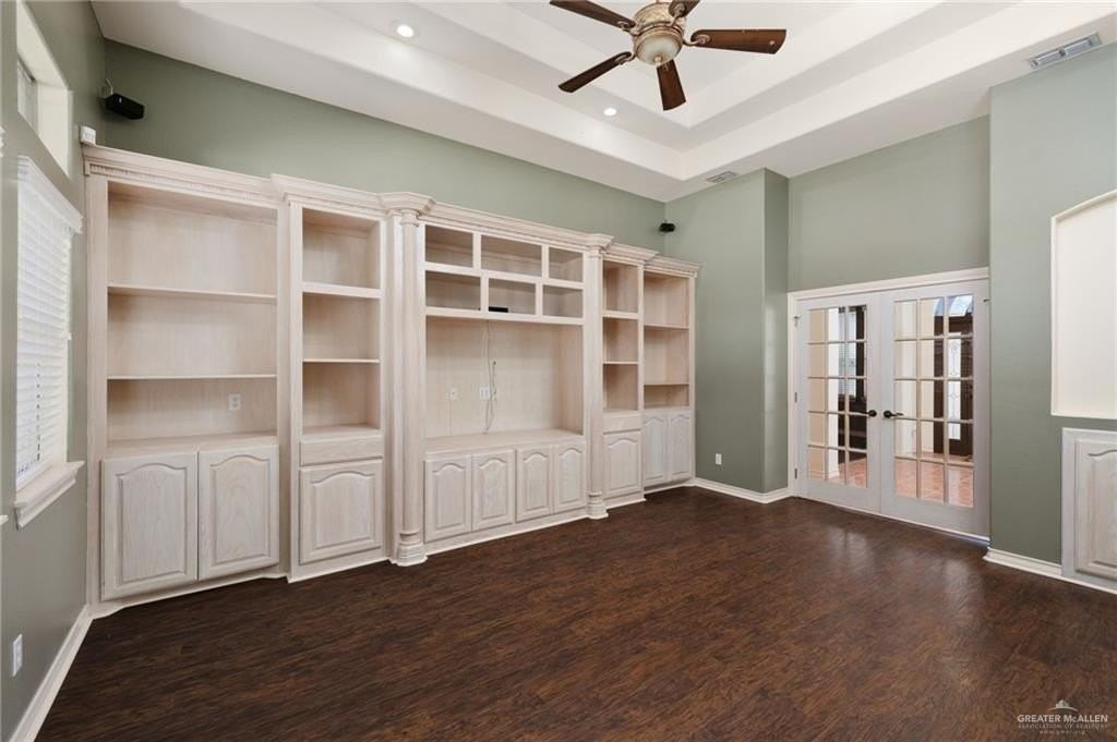 2111 E 25th St - Photo 5 of 19