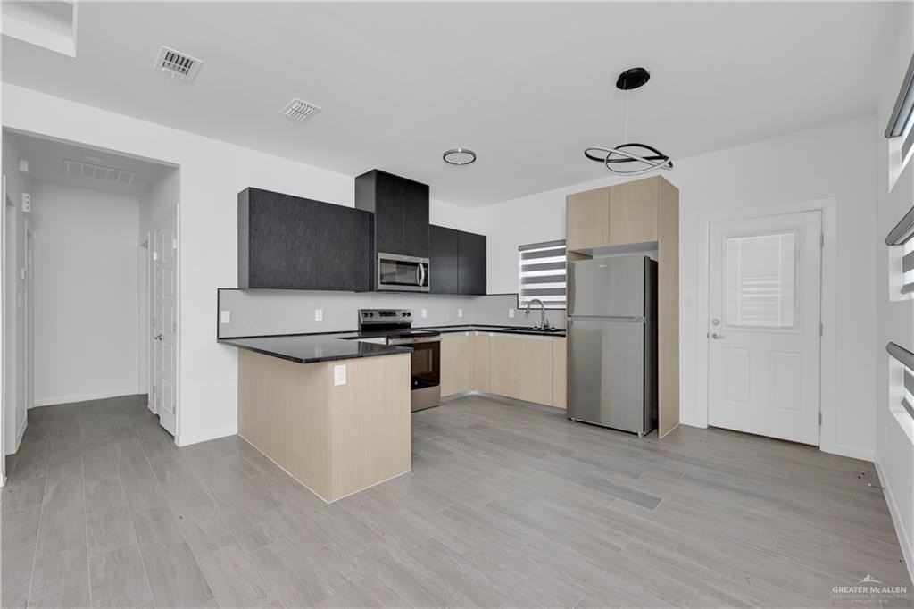 N 39th St - Photo 5 of 14