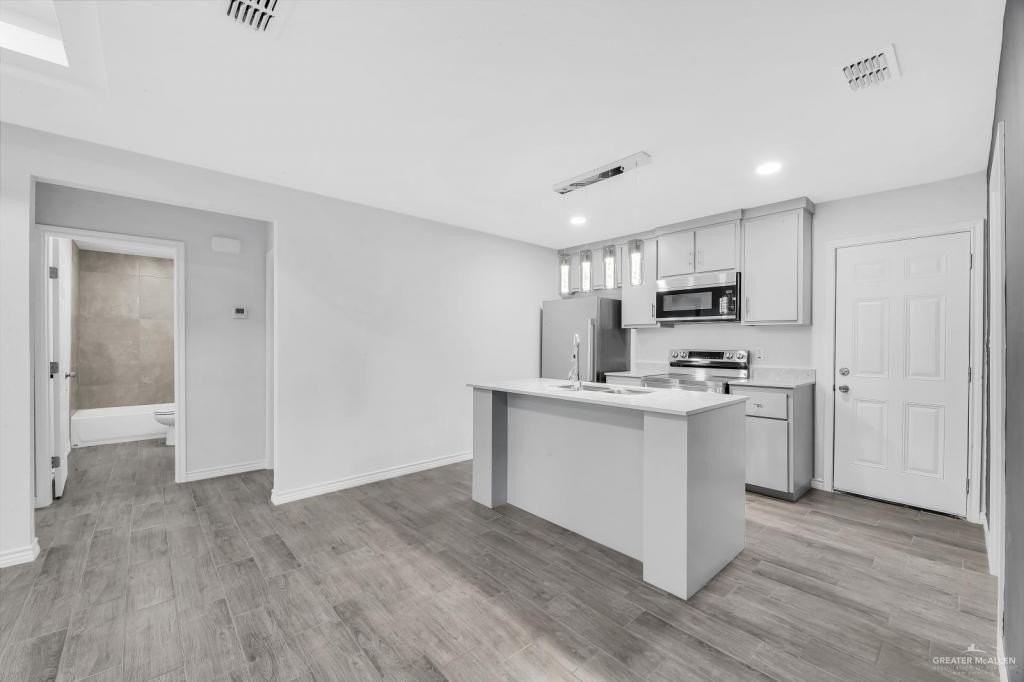 1001 W Sunset Valley St Apt 2 #2 - Photo 4 of 13