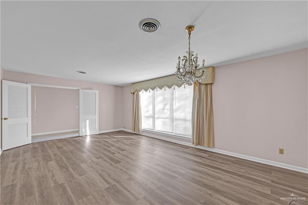 1110 Walnut Ave - Photo 4 of 21