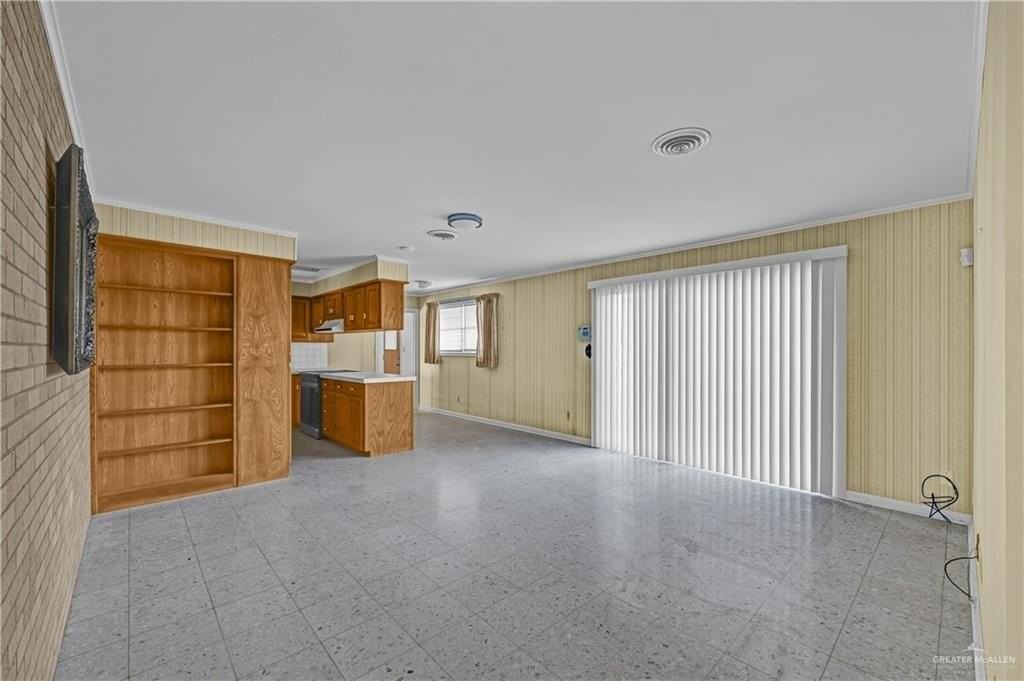 1110 Walnut Ave - Photo 5 of 21