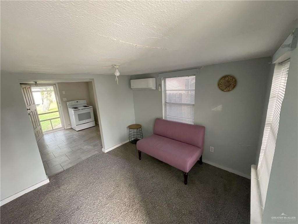 707 E Plaza St - Photo 6 of 14