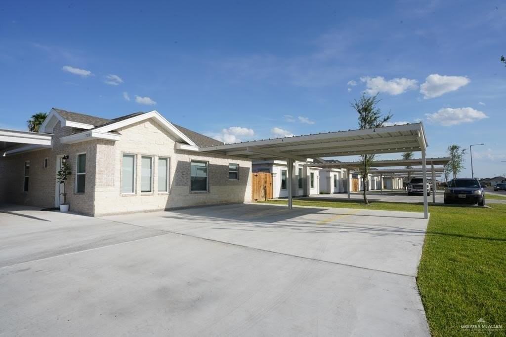 6803 6803 N 59th Lane unit: 1 #1