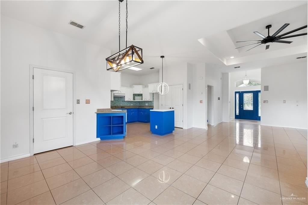 604 E Beech St - Photo 5 of 22