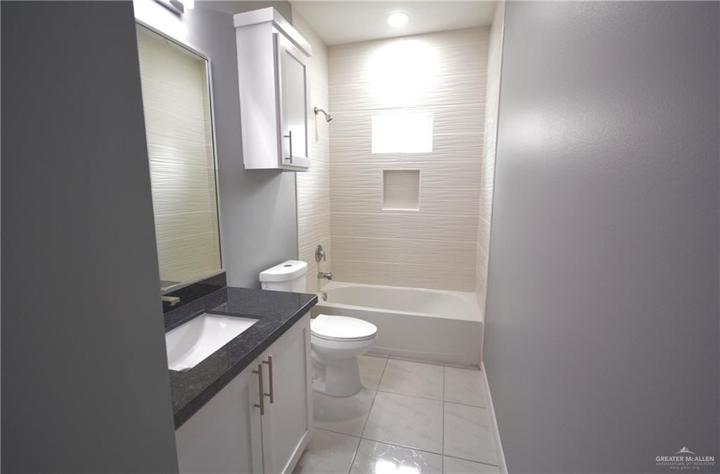 1702 Angelina Dr Apt 4 #4 - Photo 6 of 7