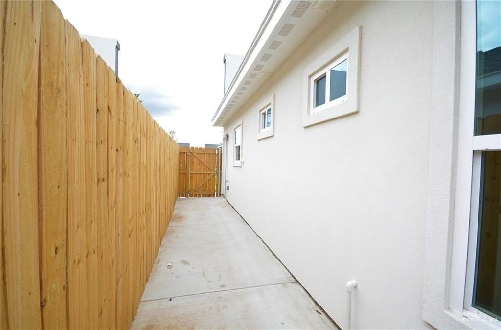 1702 Angelina Dr Apt 4 #4 - Photo 7 of 7