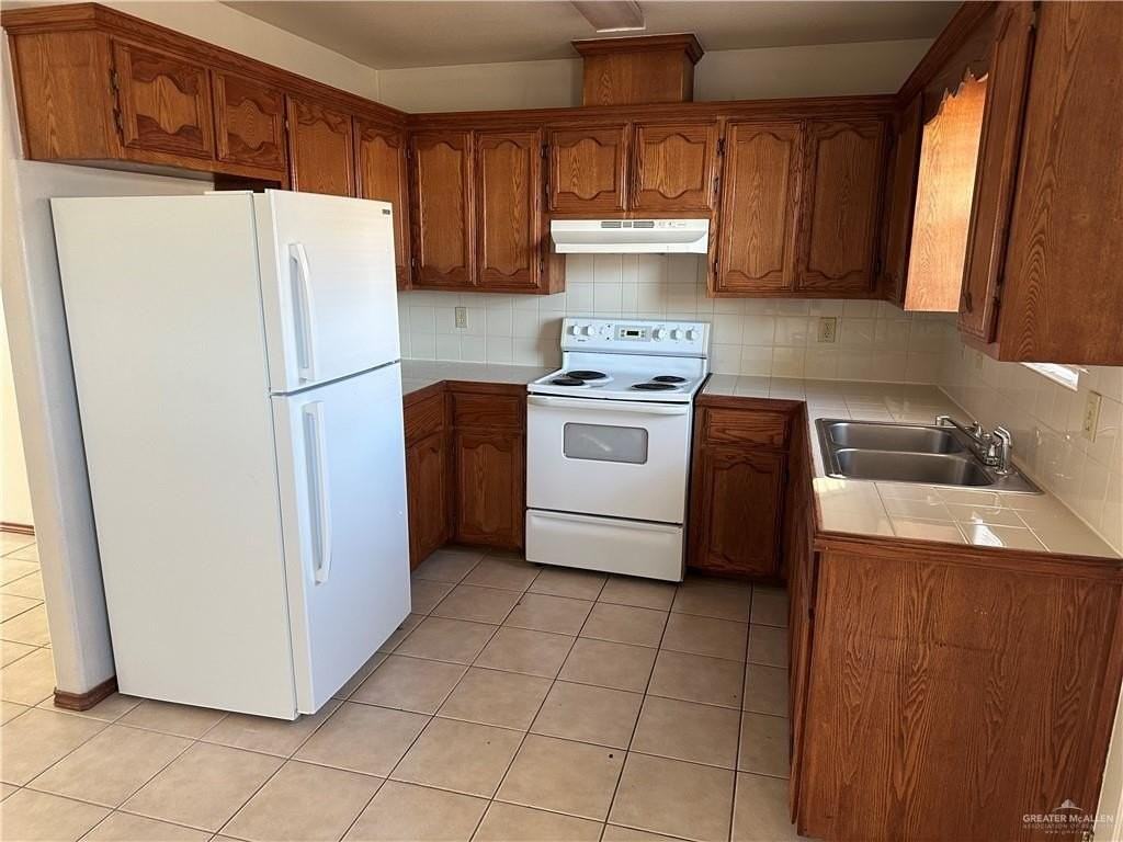 1307 N Sal St - Photo 3 of 17