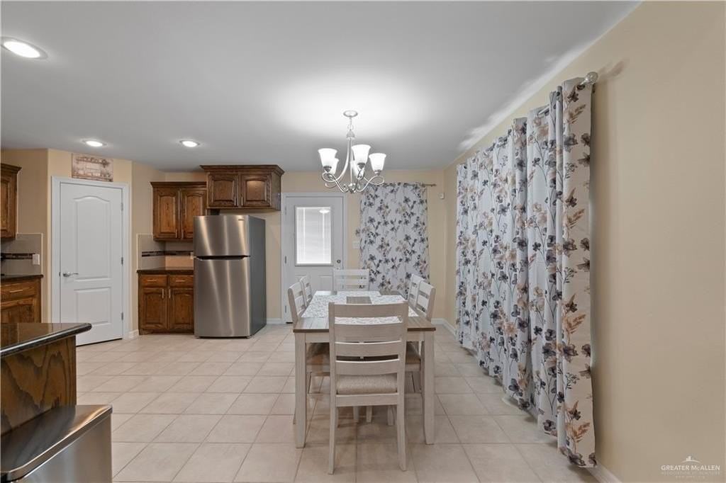 2308 Rocky Mountain Ave - Photo 5 of 21