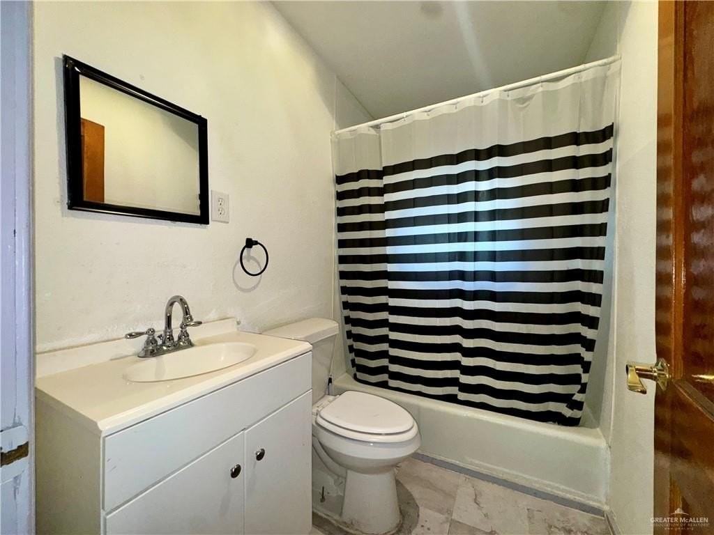 1601 Redwood Ave - Photo 7 of 13