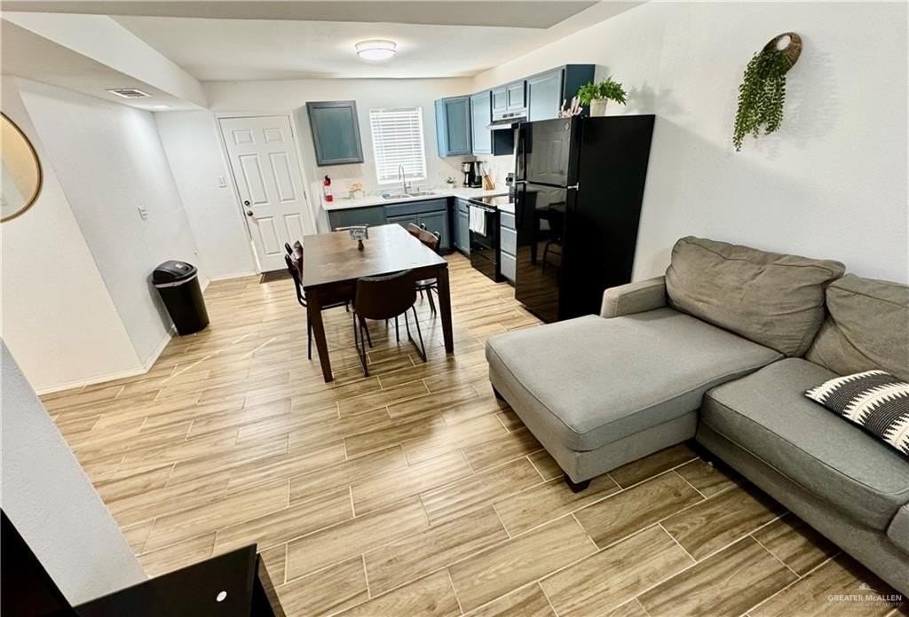 2009 Jay Ave Unit 1 #1 - Photo 5 of 14