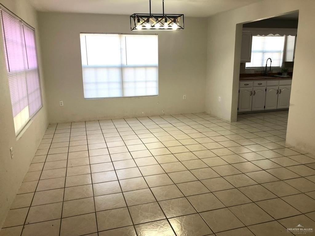 904 El Campo Dr - Photo 4 of 17