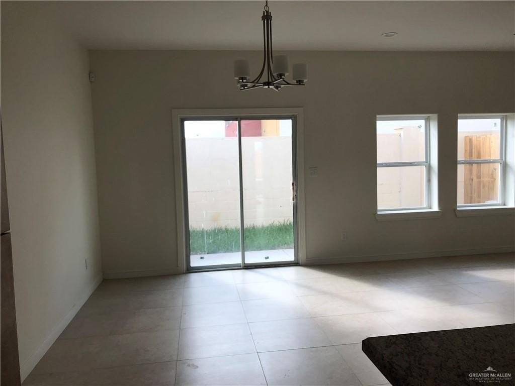 2304 E 1st St Apt 5 #5 - Photo 4 of 11