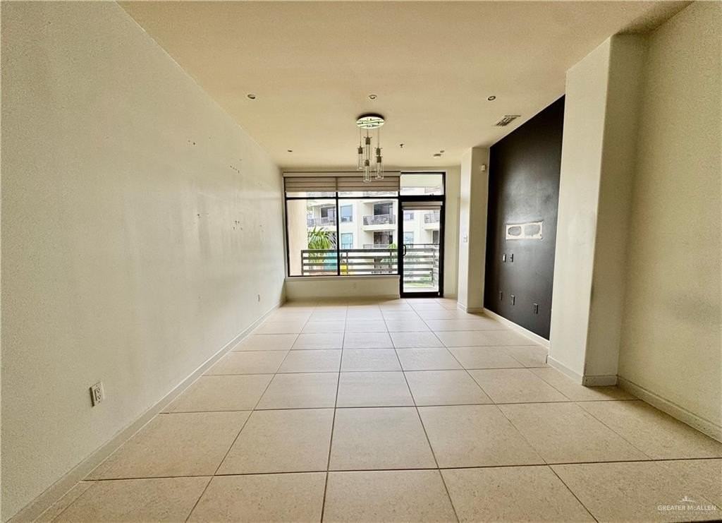 813 Travis St Unit 213 #213 - Photo 4 of 17