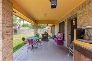 2908 Swallow Ave - Photo 4 of 5