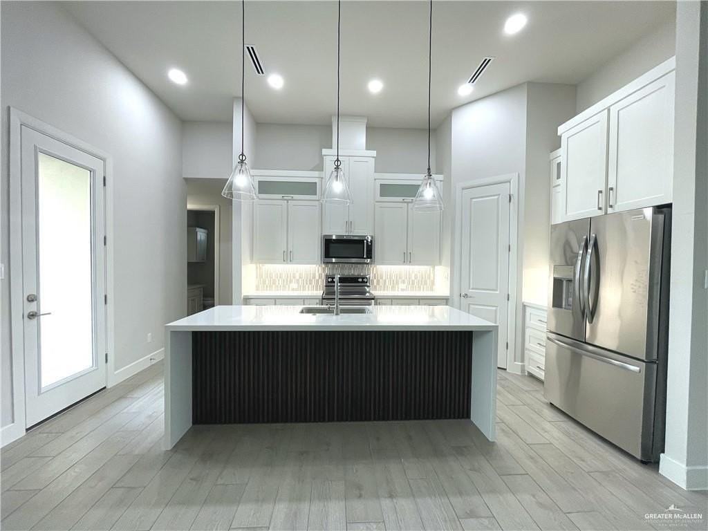 1813 Sunrise Ln - Photo 5 of 18