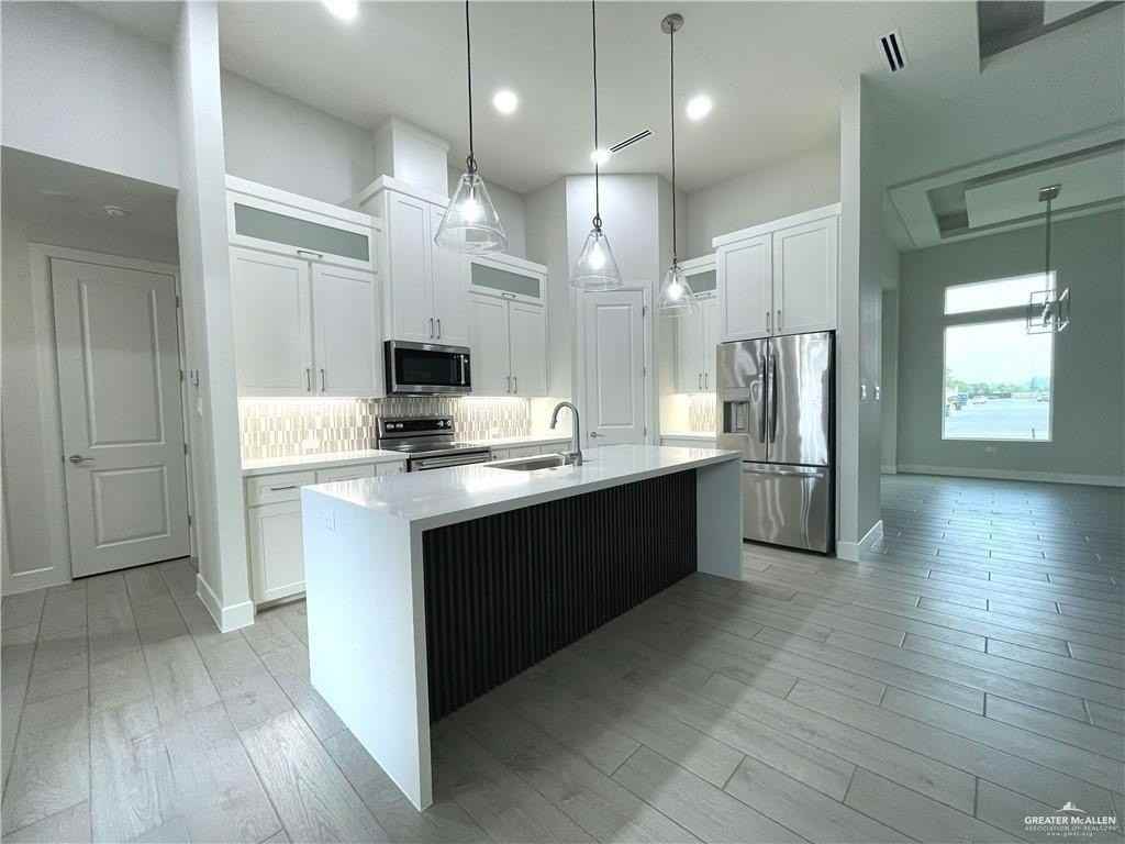 1813 Sunrise Ln - Photo 6 of 18