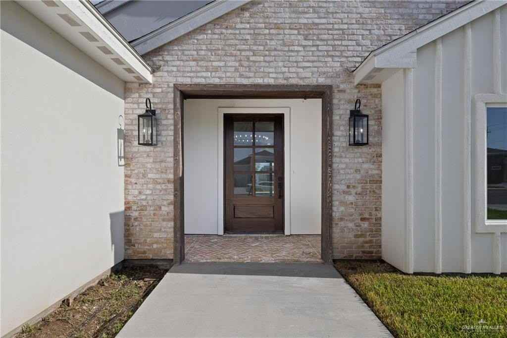 3310 Las Vistas Ln - Photo 3 of 23