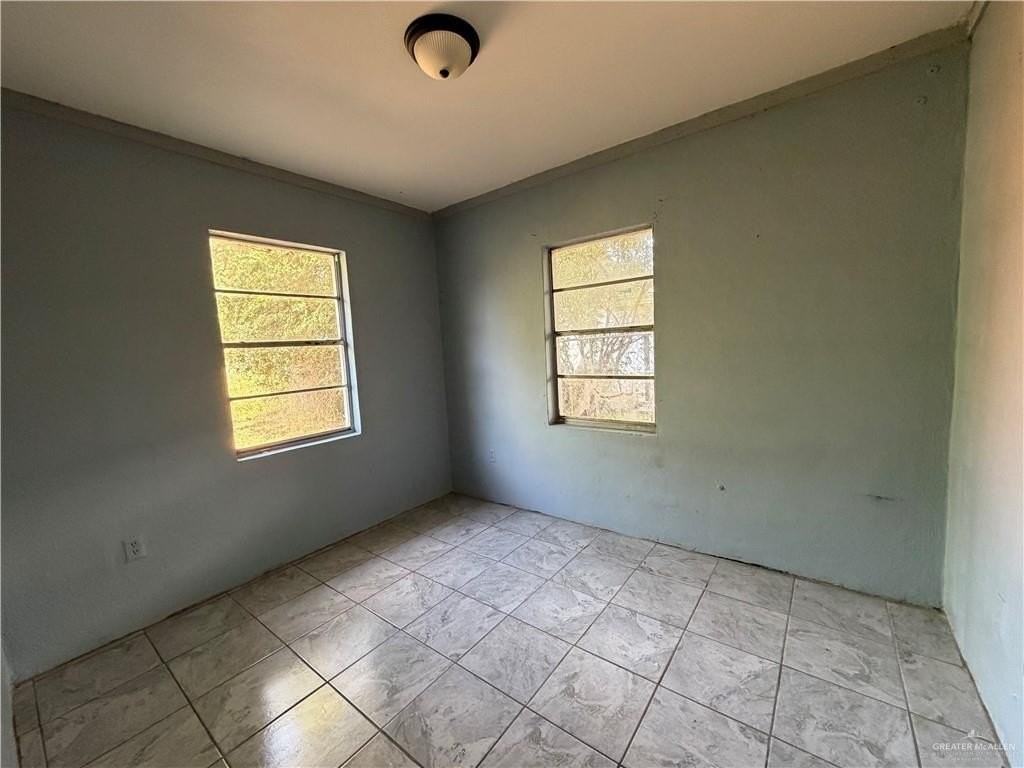 110 W Cardinal Ave - Photo 5 of 10