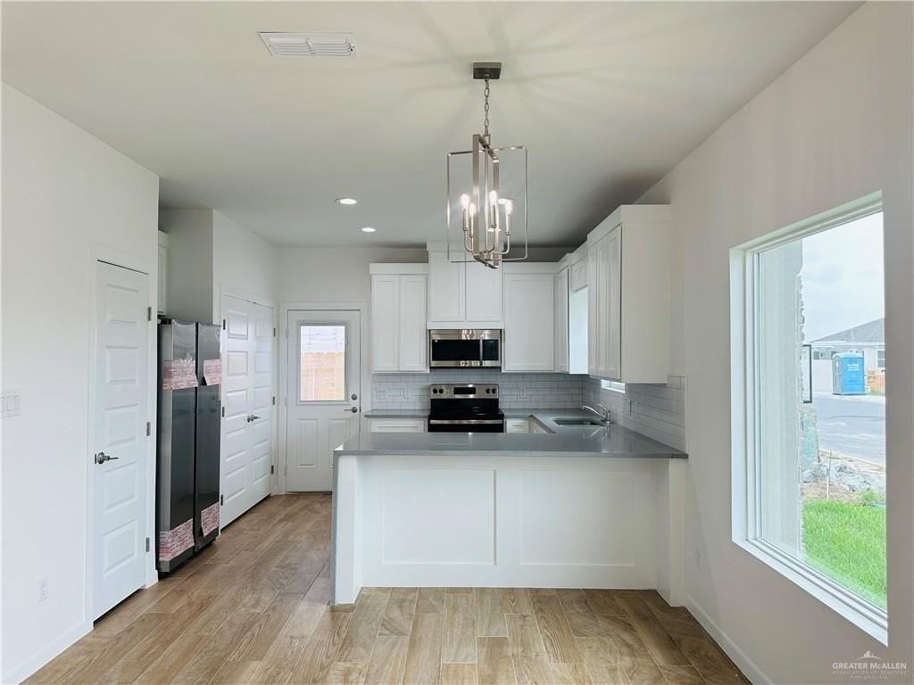 1013 N Clarence Ave Apt 4 #4 - Photo 3 of 10